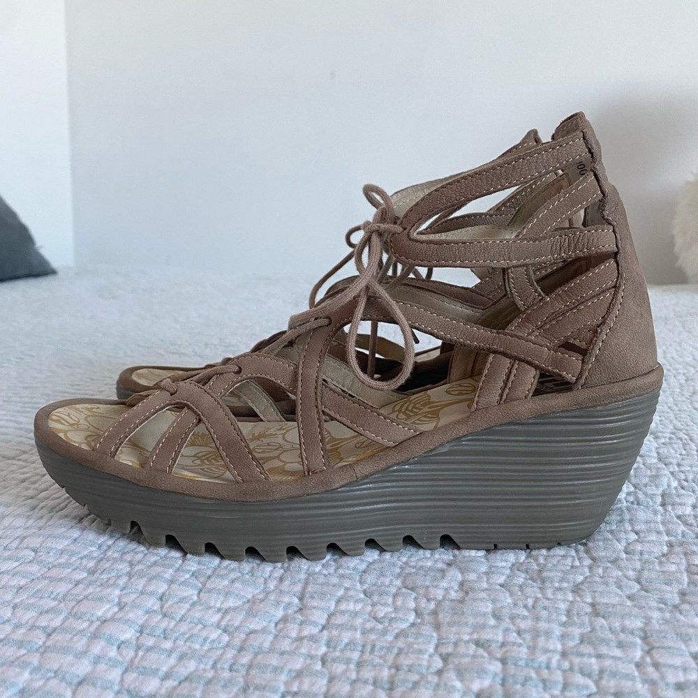 Fly London Yuke Sandal Strappy Lace up Tan Leather Wedge Heel EU 39 US 8-8.5